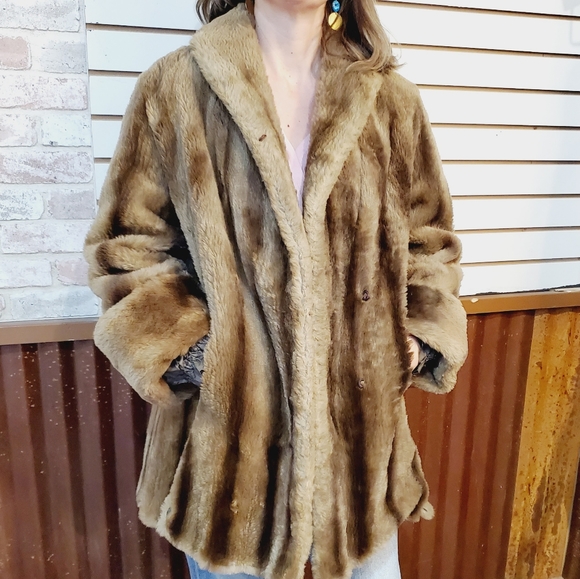 Morris Freundlich Jackets & Blazers - Morris Freundlich VINTAGE MINK Coat, Size L/XL